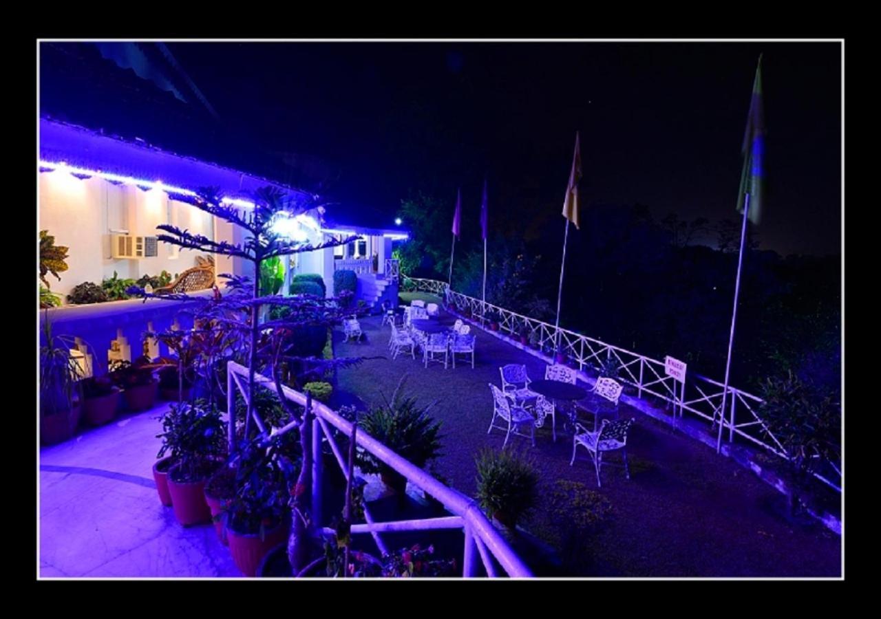 Mpt Rock End Manor, Pachmarhi Hotel Exterior foto