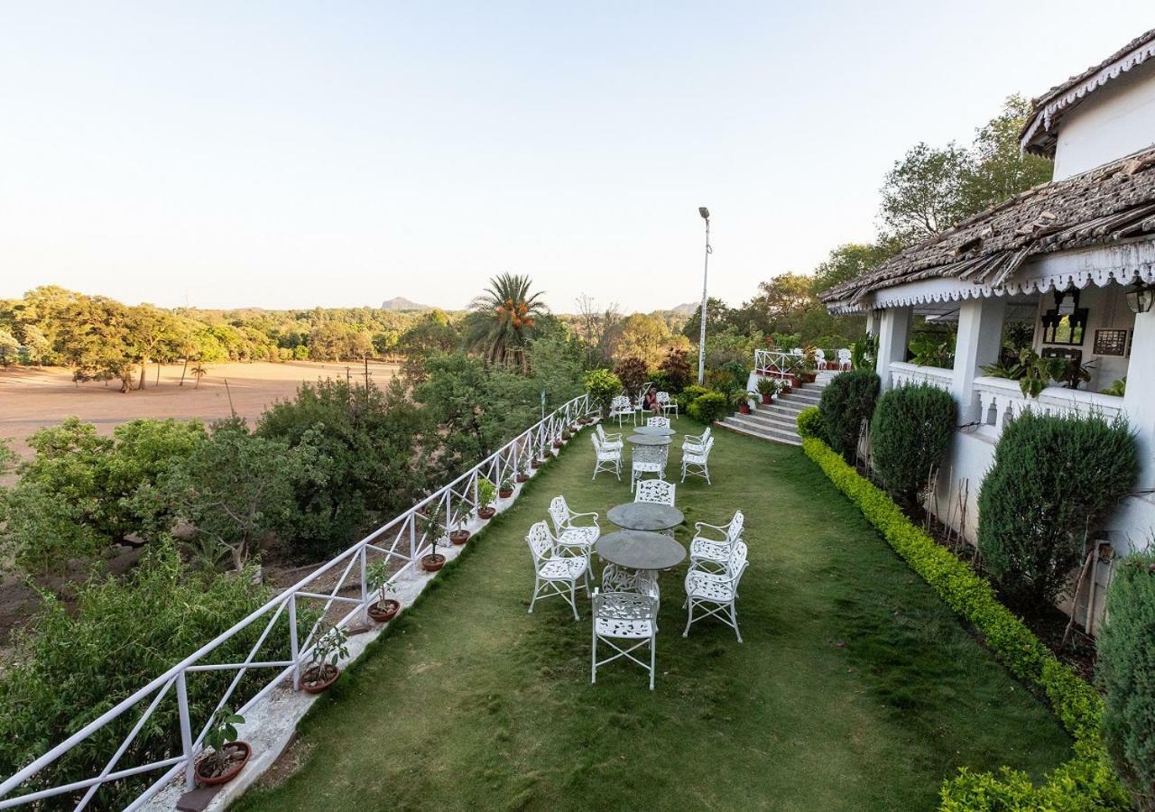 Mpt Rock End Manor, Pachmarhi Hotel Exterior foto